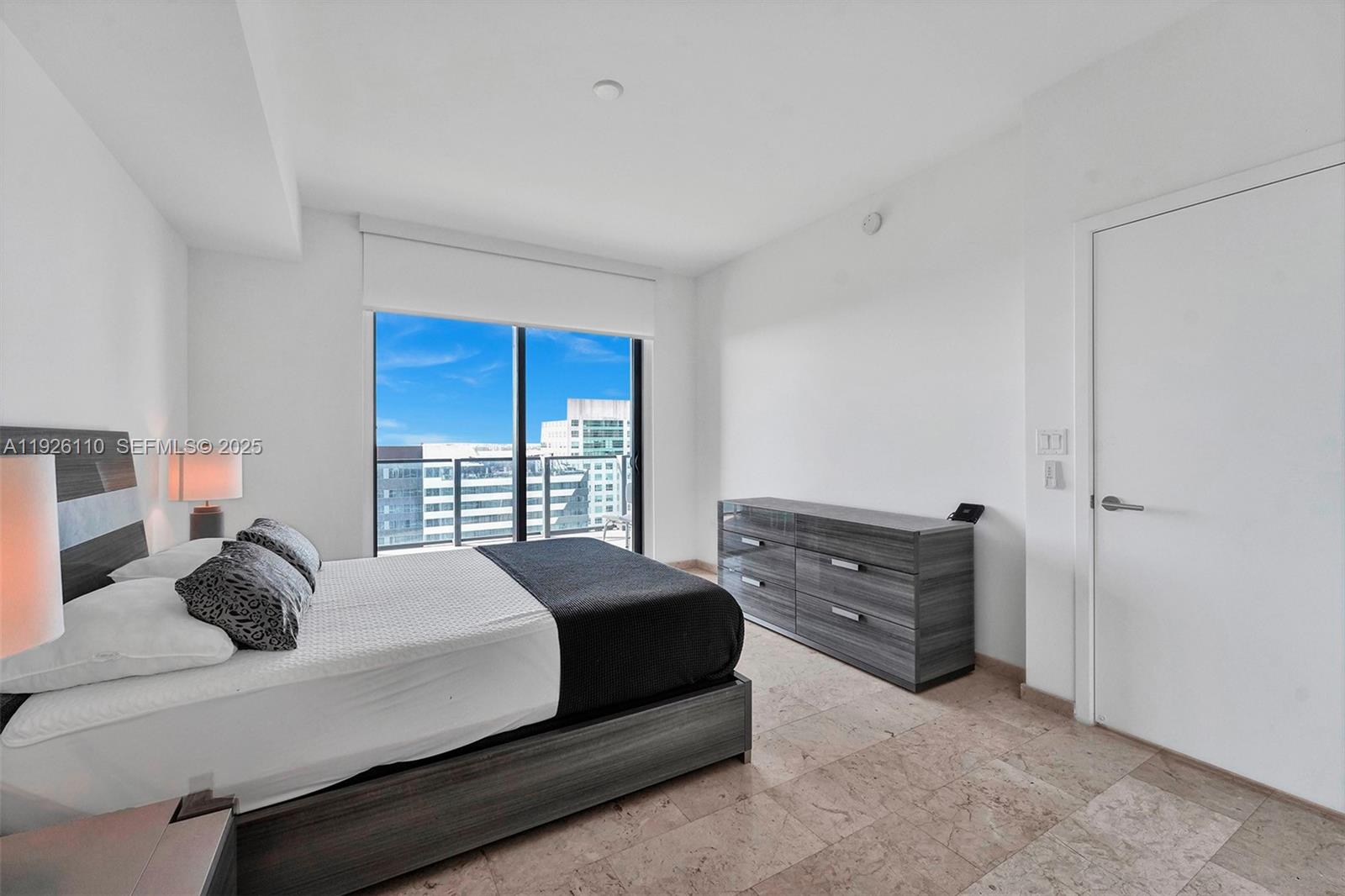 88 SW 7th St #2106 Miami, FL 33130