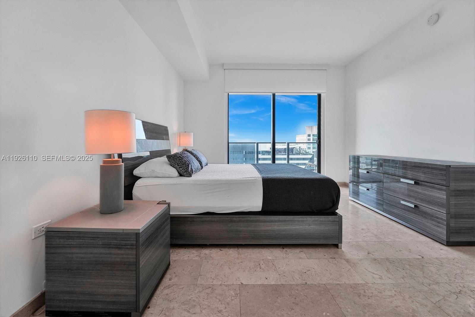 88 SW 7th St #2106 Miami, FL 33130