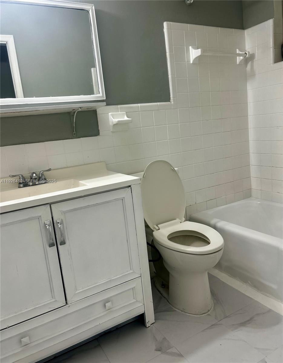 2641 Polk St #9 Hollywood, FL 33020