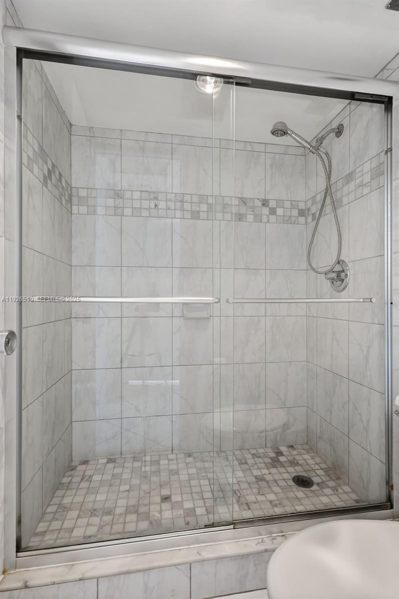 300 Bayview Dr #202 Sunny Isles Beach, FL 33160