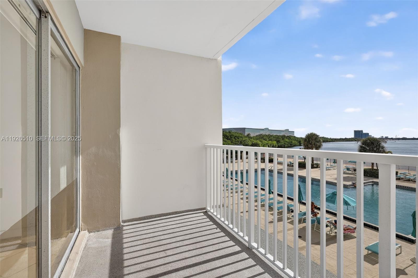 300 Bayview Dr #202 Sunny Isles Beach, FL 33160