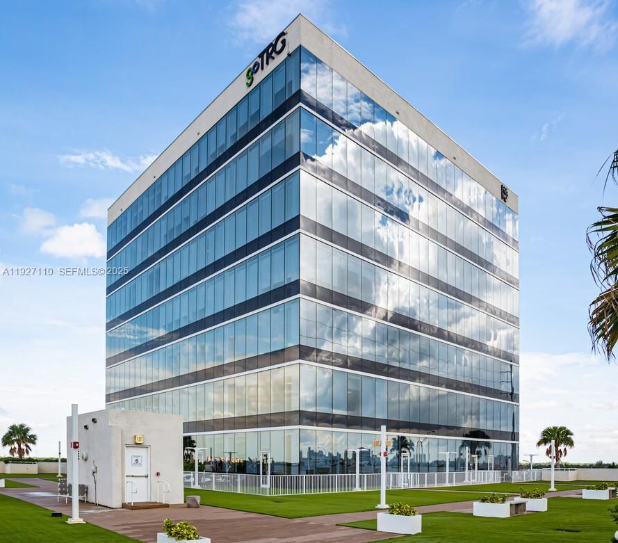 20200 W Dixie Hwy #805A