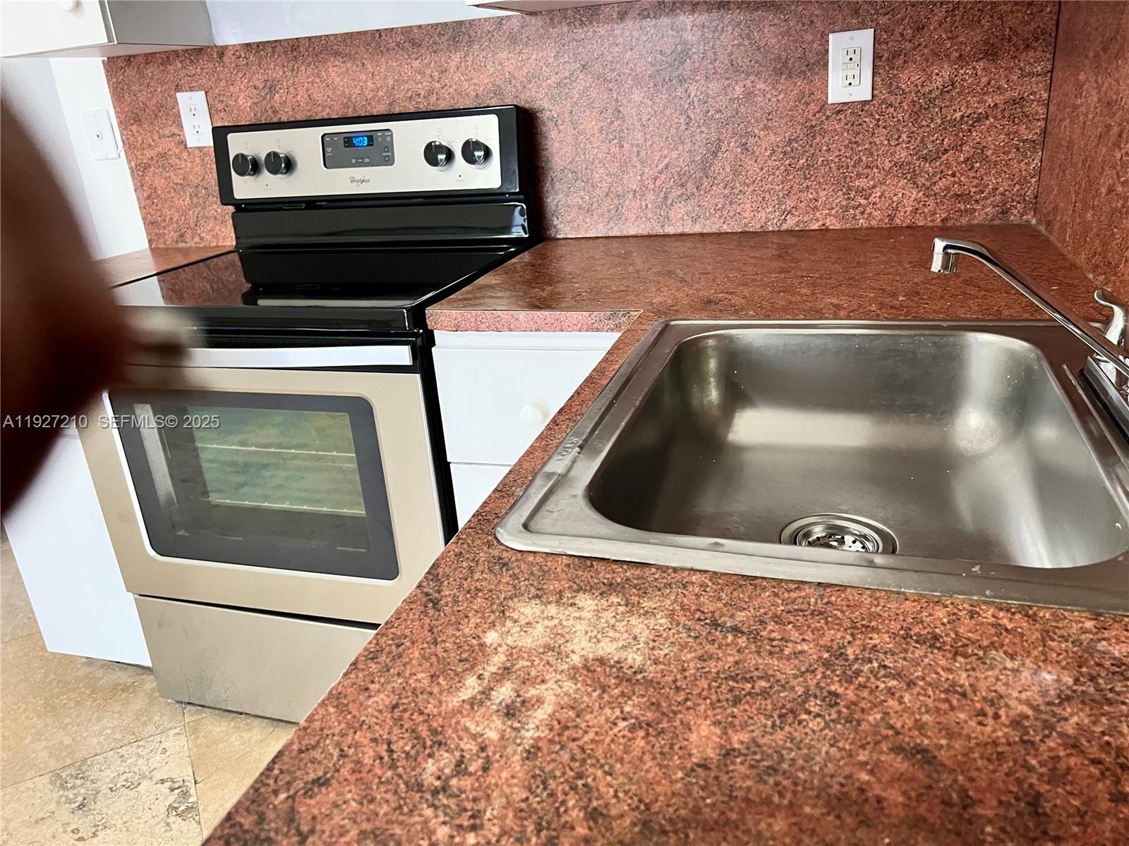 5423 W 22nd Ct #103 Hialeah, FL 33016