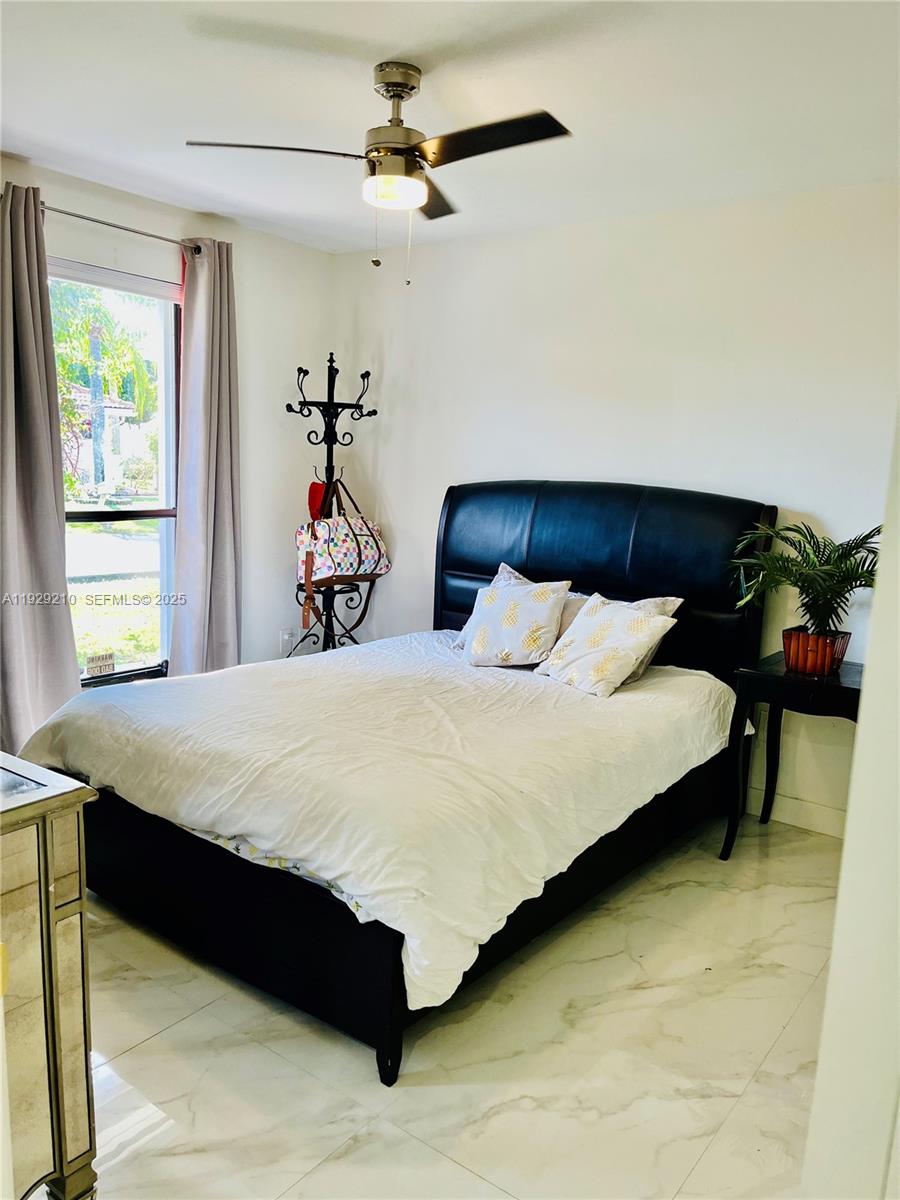 6201 Portsmouth Ln Davie, FL 33331