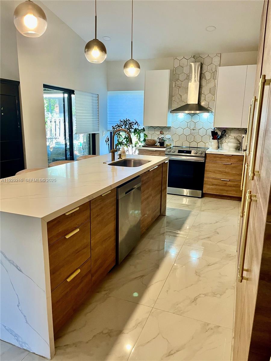 6201 Portsmouth Ln Davie, FL 33331