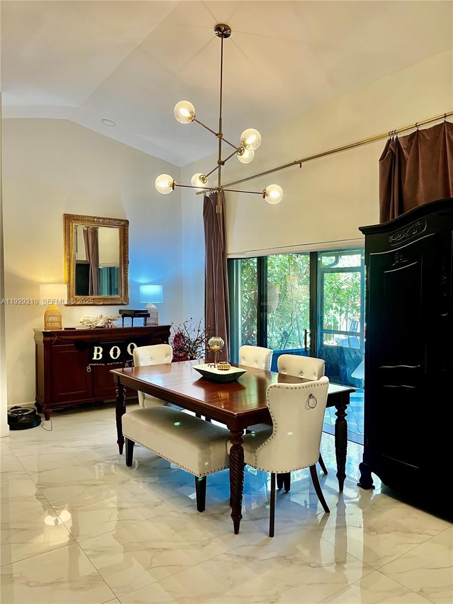 6201 Portsmouth Ln Davie, FL 33331