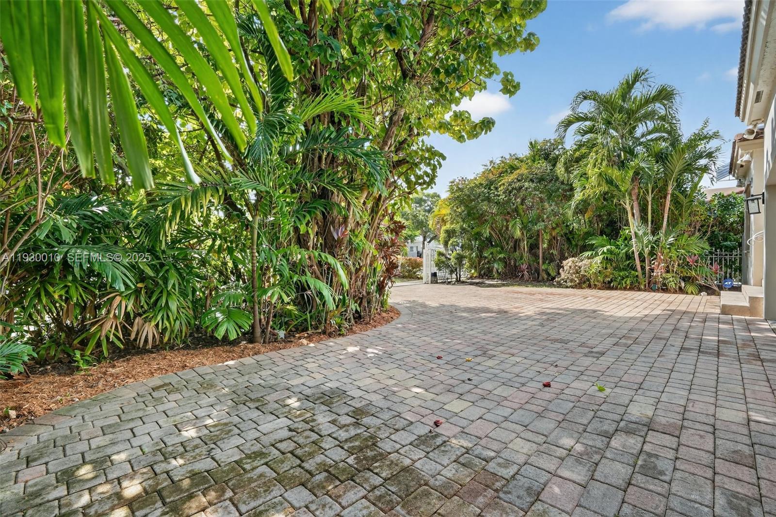 2913 SW 13th St Miami, FL 33145