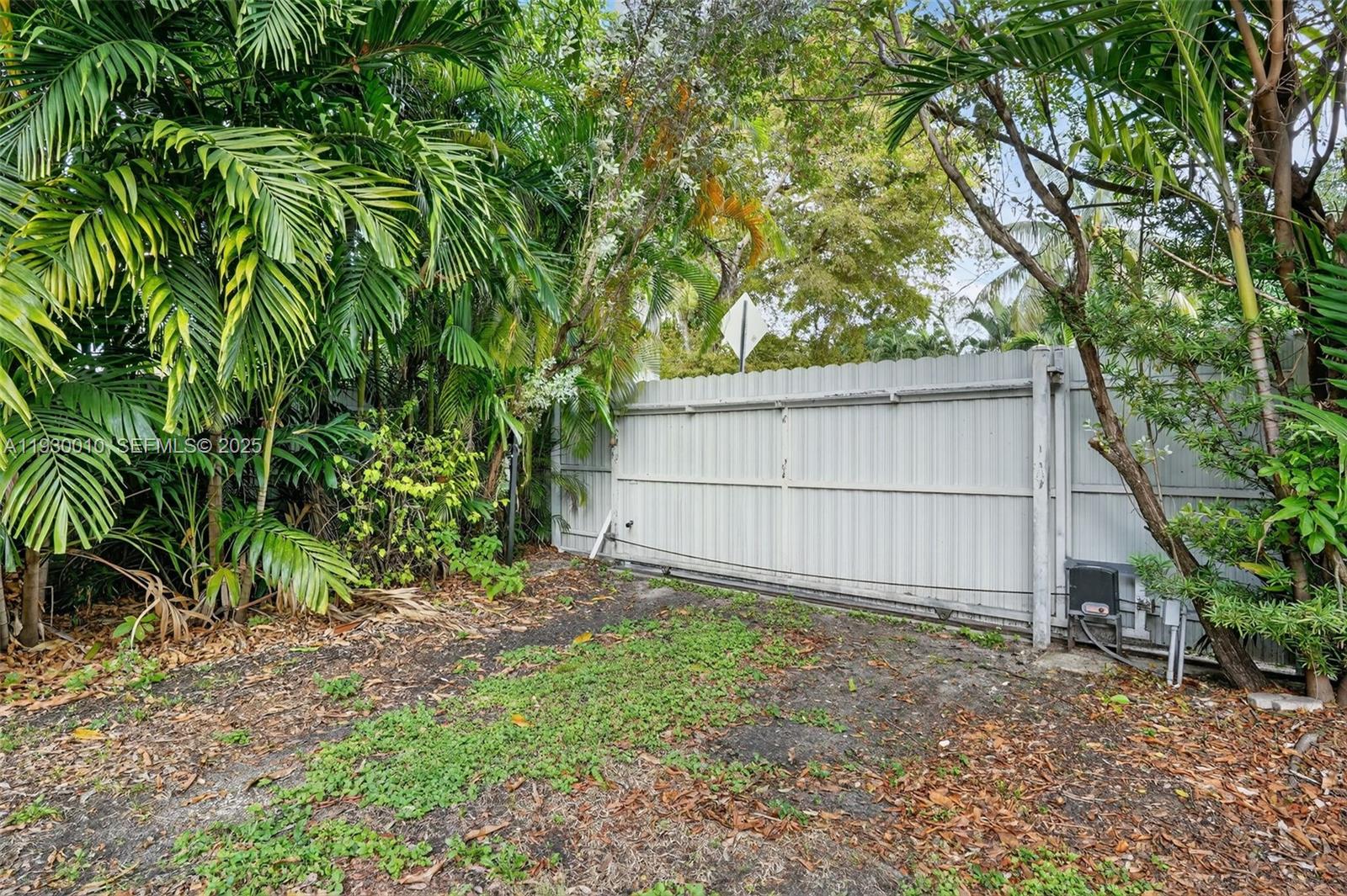 2913 SW 13th St Miami, FL 33145