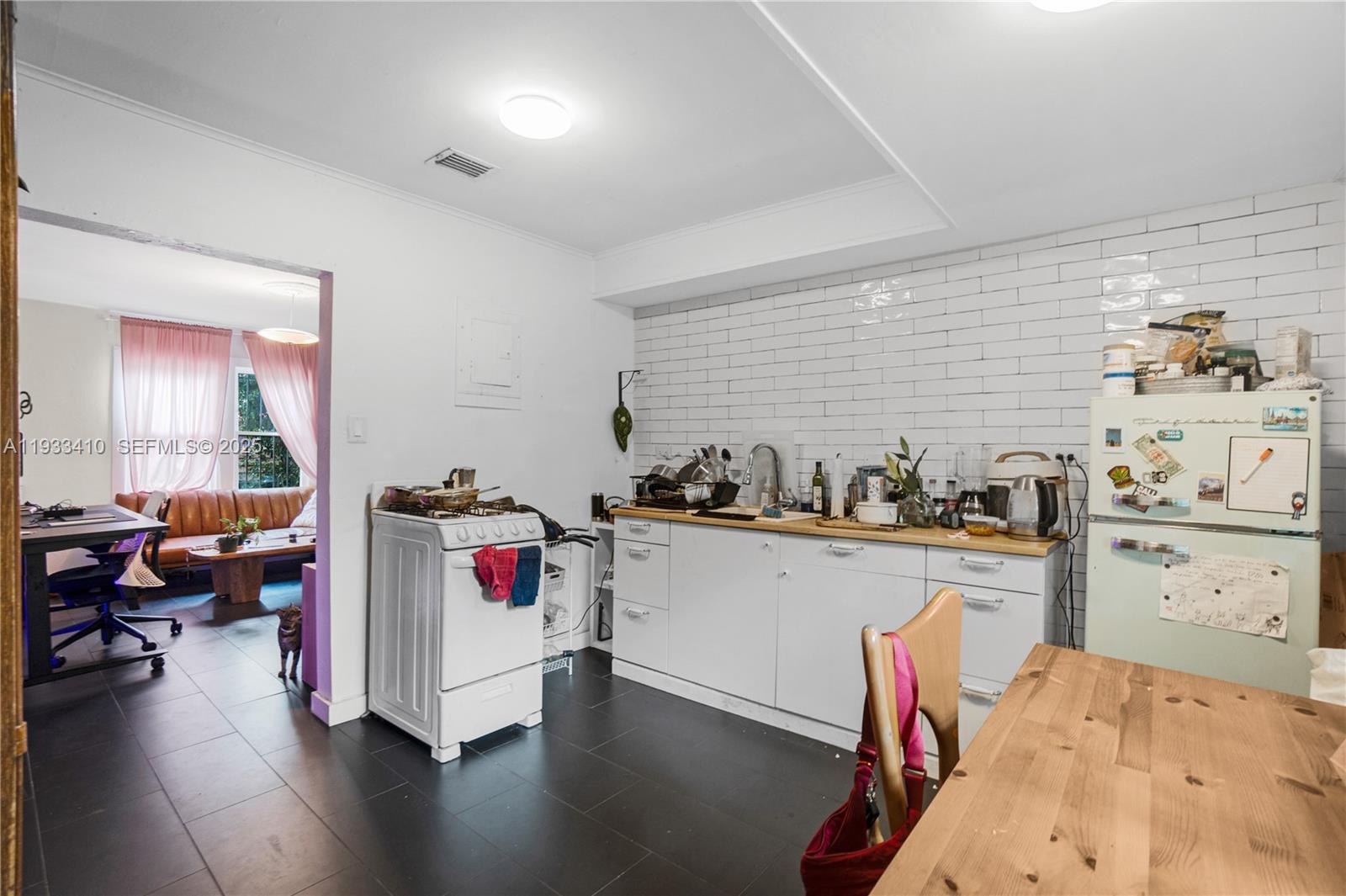 9210 NW 4th Ave Miami, FL 33150