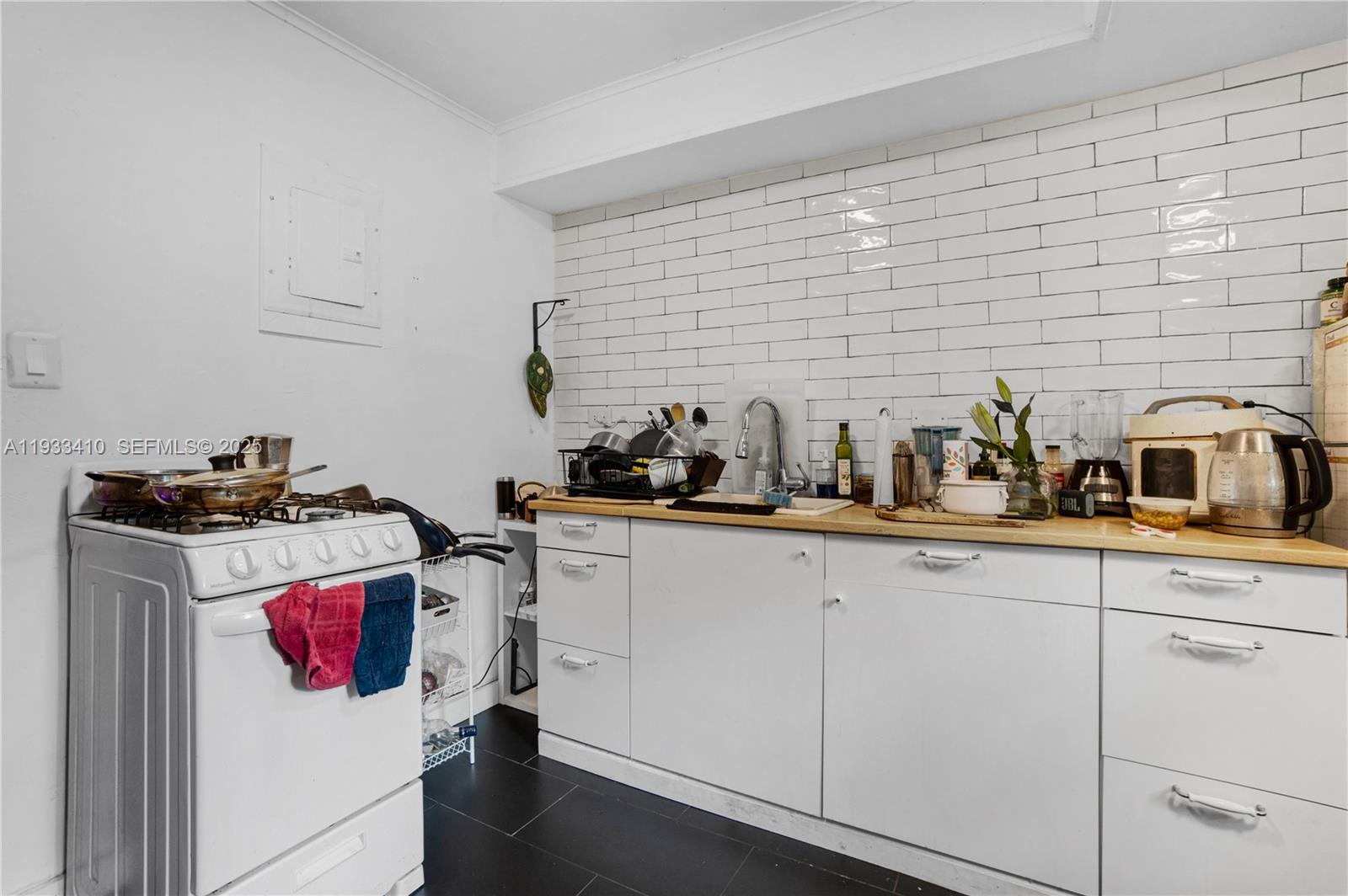 9210 NW 4th Ave Miami, FL 33150