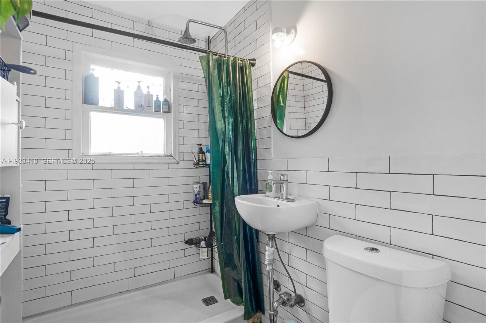 9210 NW 4th Ave Miami, FL 33150