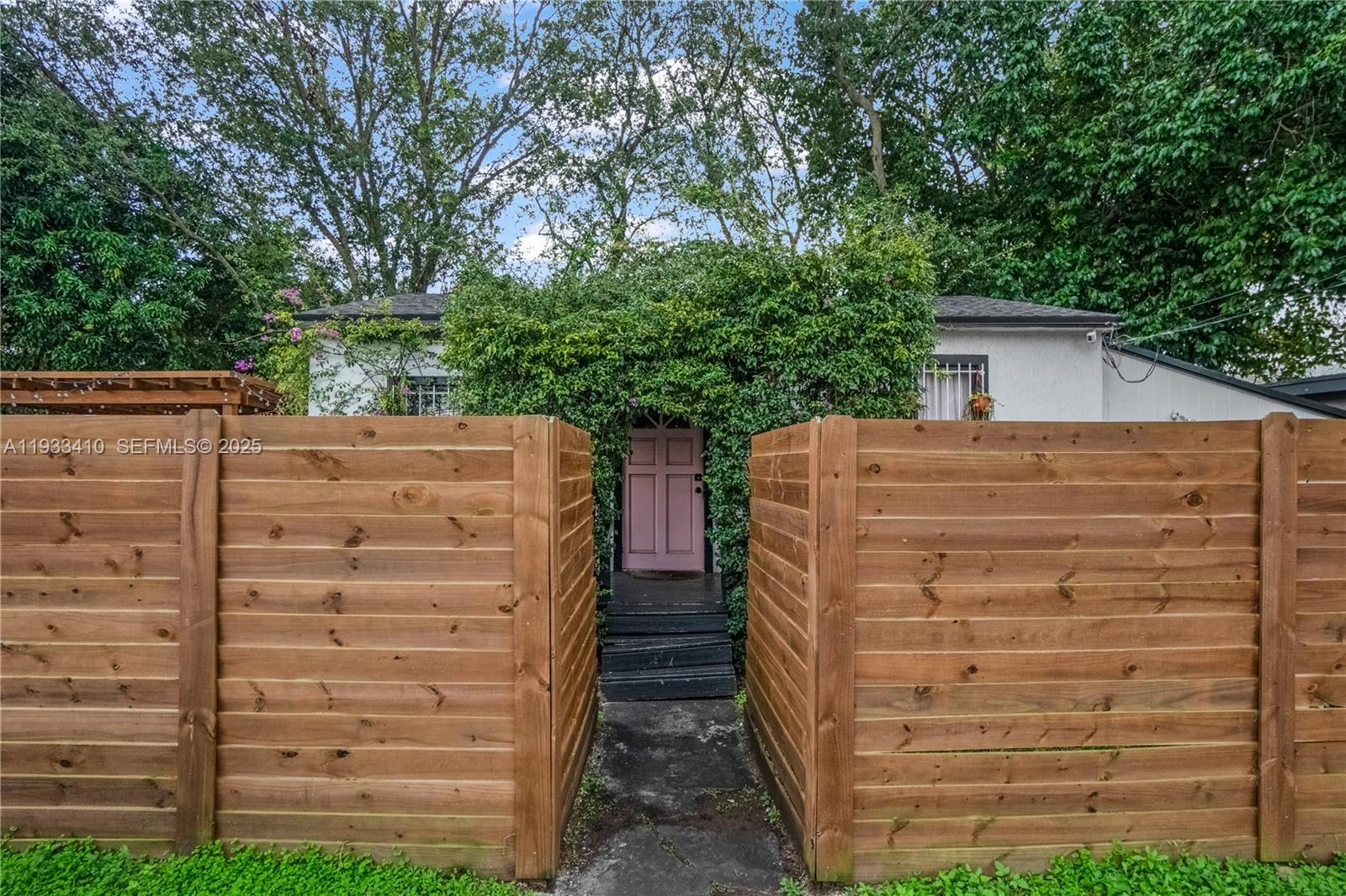 9210 NW 4th Ave Miami, FL 33150