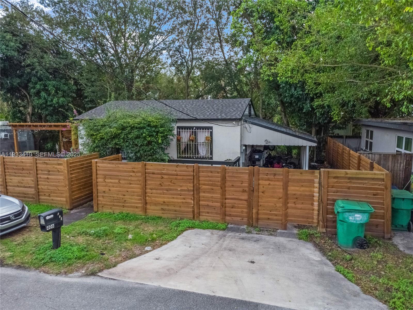 9210 NW 4th Ave Miami, FL 33150