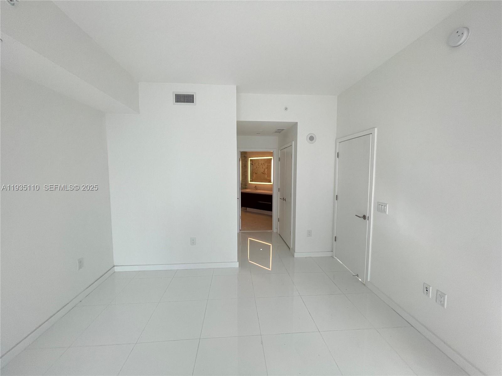 851 NE 1st Ave #3103 Miami, FL 33132