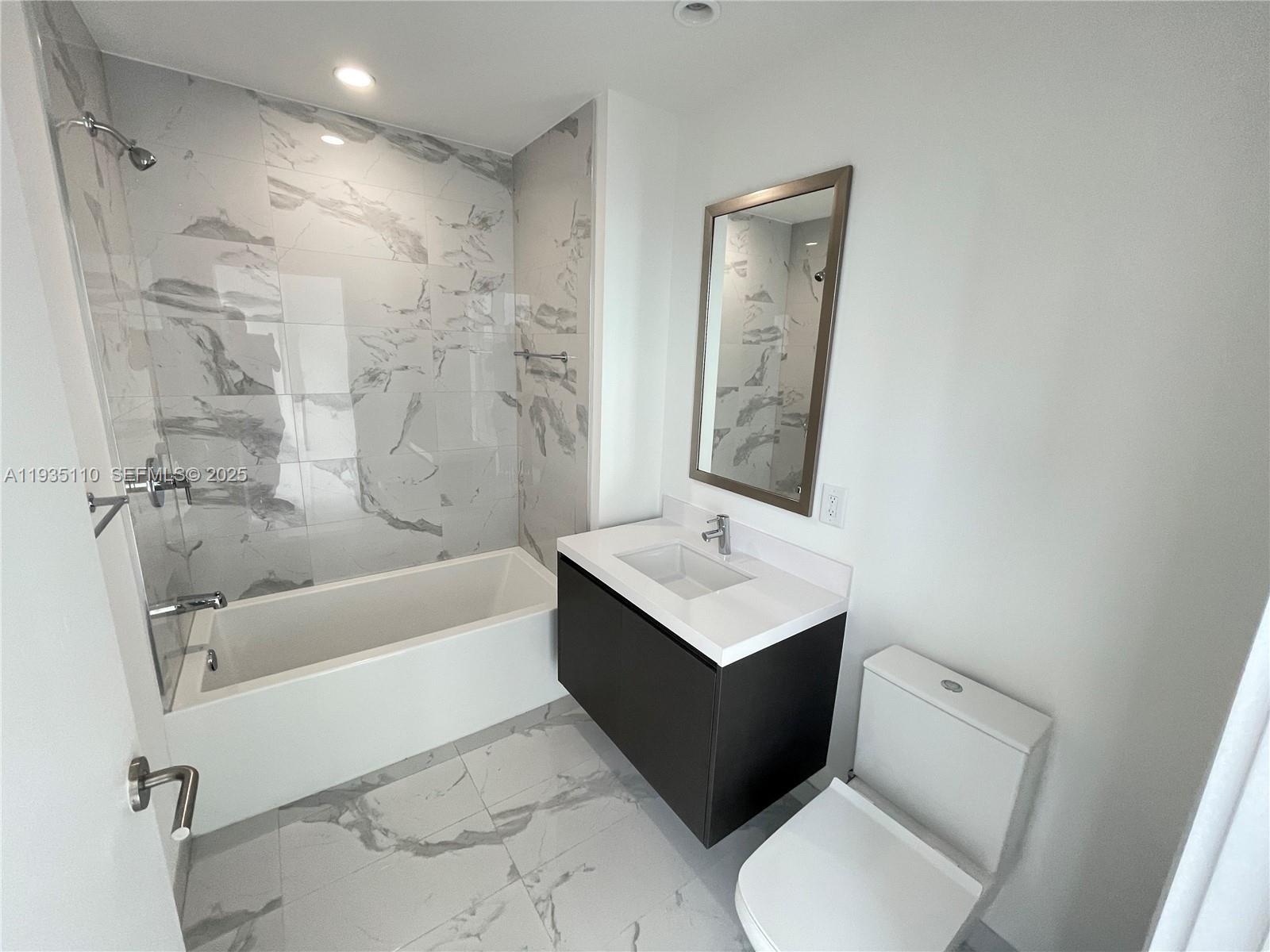 851 NE 1st Ave #3103 Miami, FL 33132