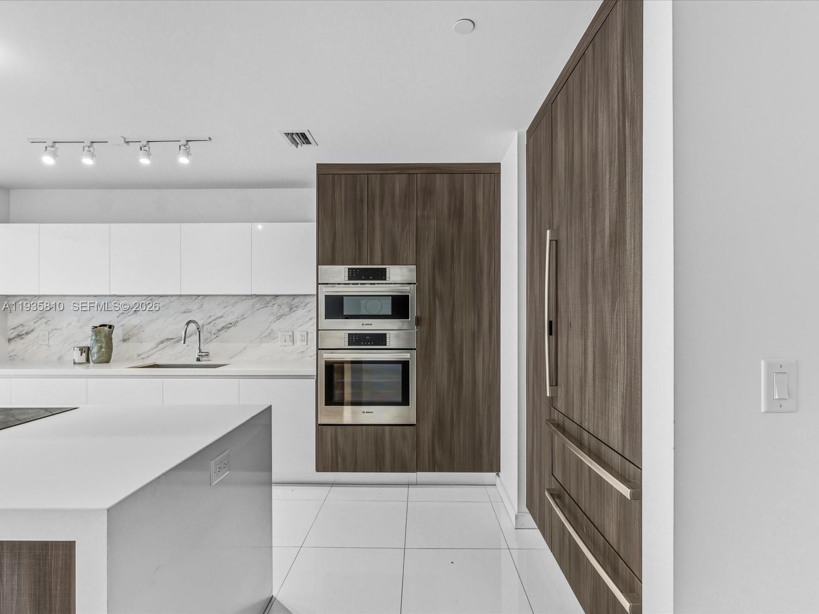 851 NE 1st Ave #4801 Miami, FL 33132