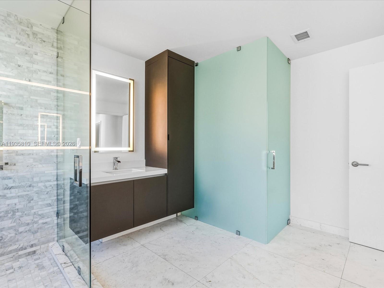 851 NE 1st Ave #4801 Miami, FL 33132