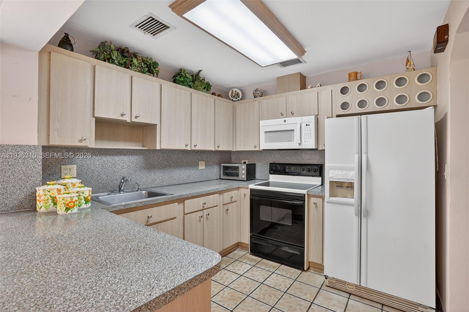 1633 SW 30th Ave Miami, FL 33145