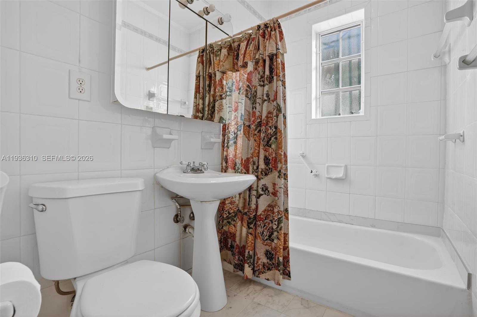 1633 SW 30th Ave Miami, FL 33145