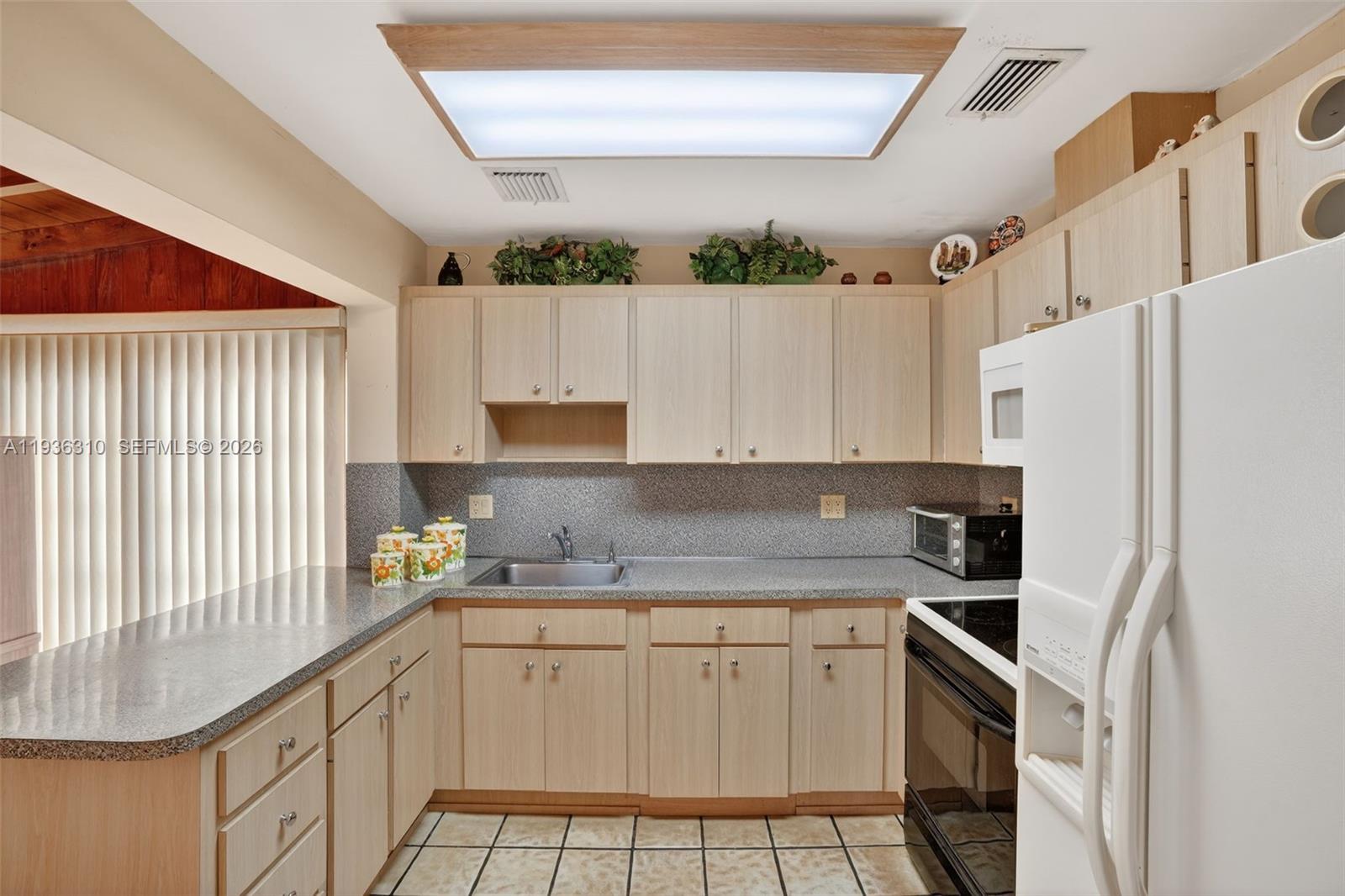 1633 SW 30th Ave Miami, FL 33145