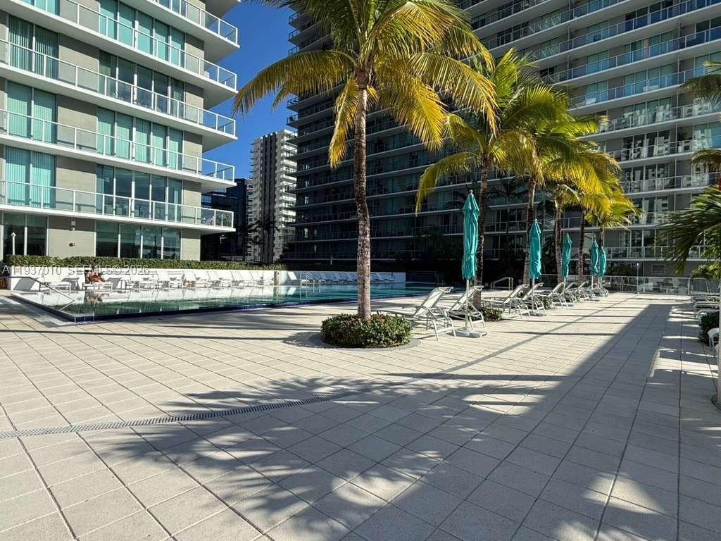 image Axis on Brickell North33