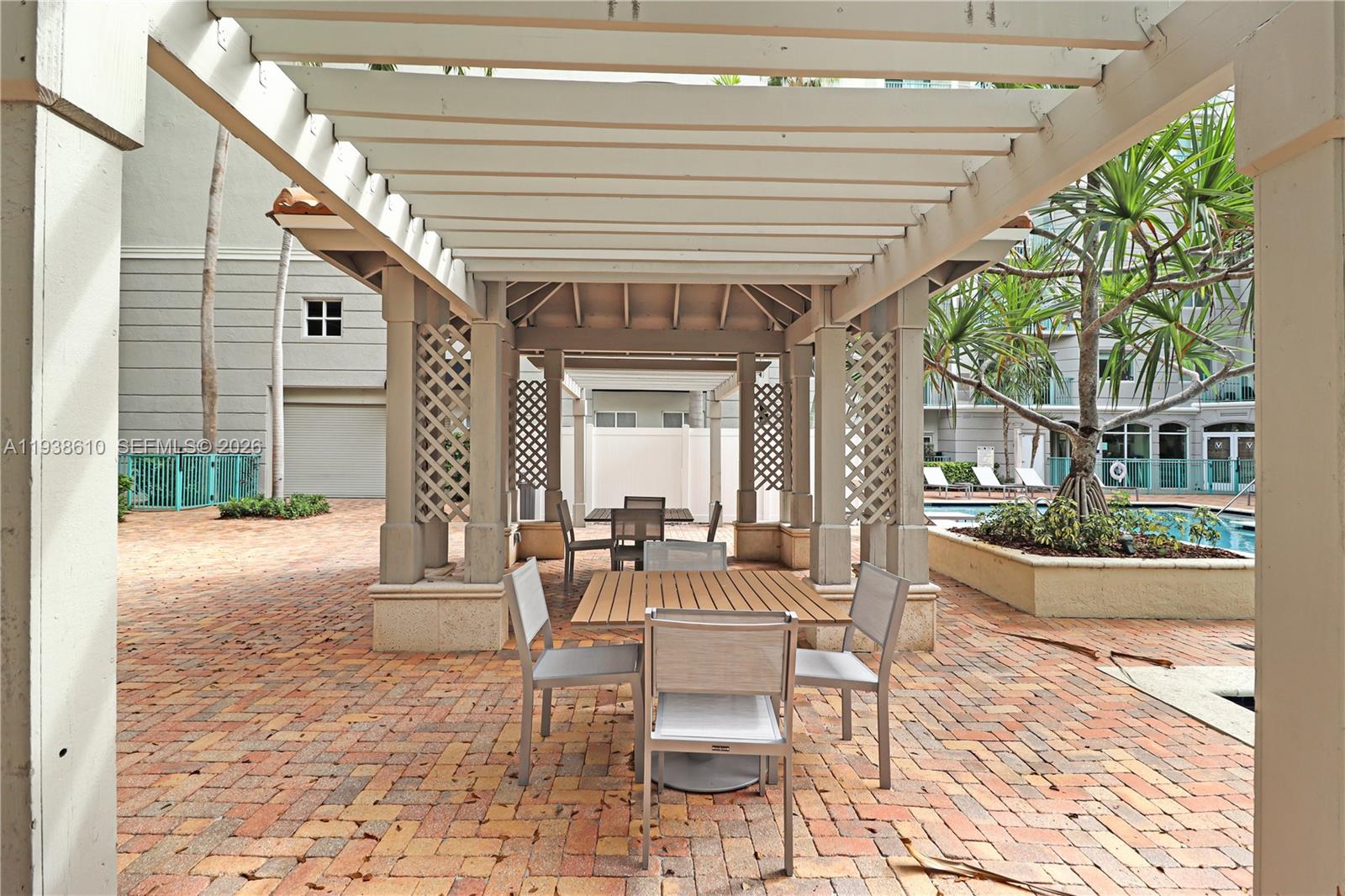 6001 SW 70th St #249 South Miami, FL 33143