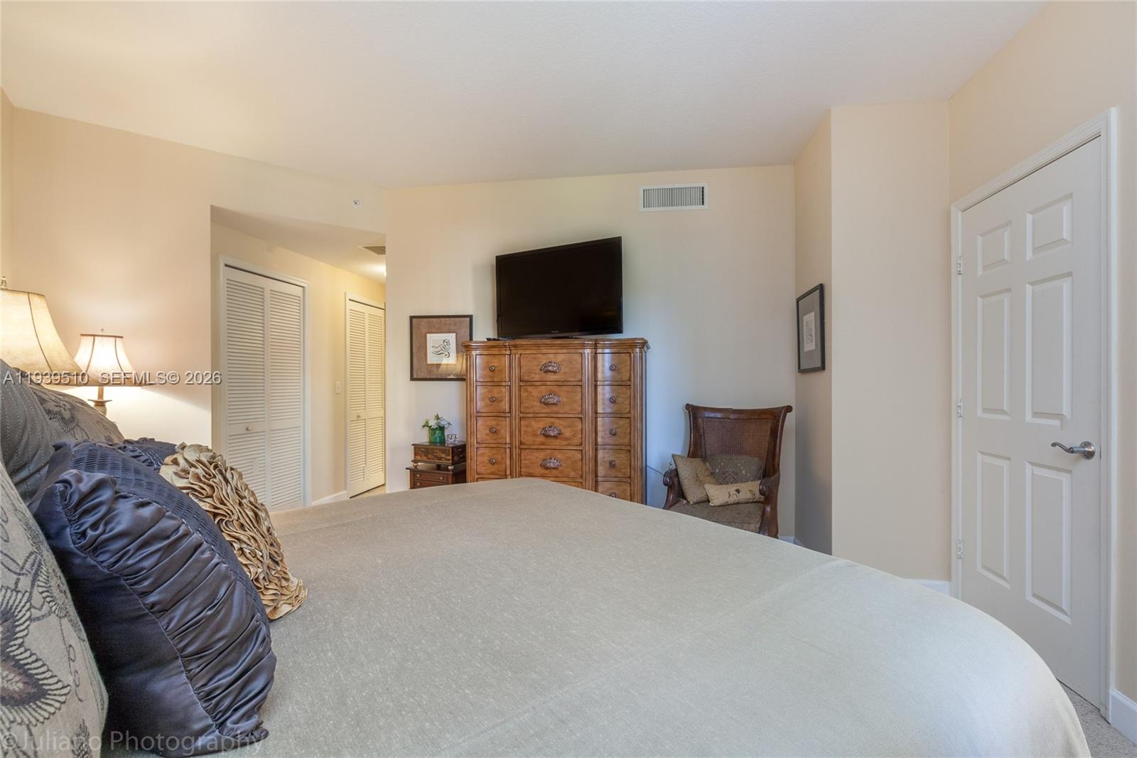 image 100 Andalusia Condo18