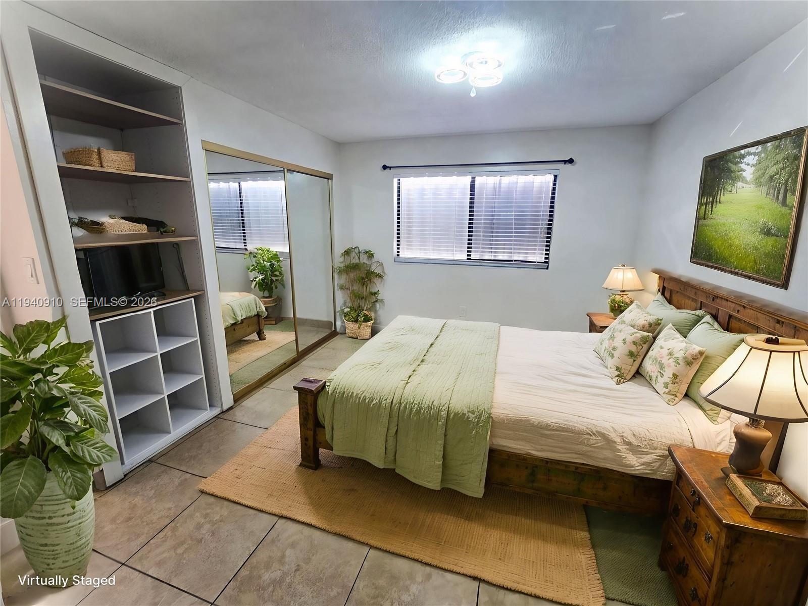 2775 W 61st St #203 Hialeah, FL 33016