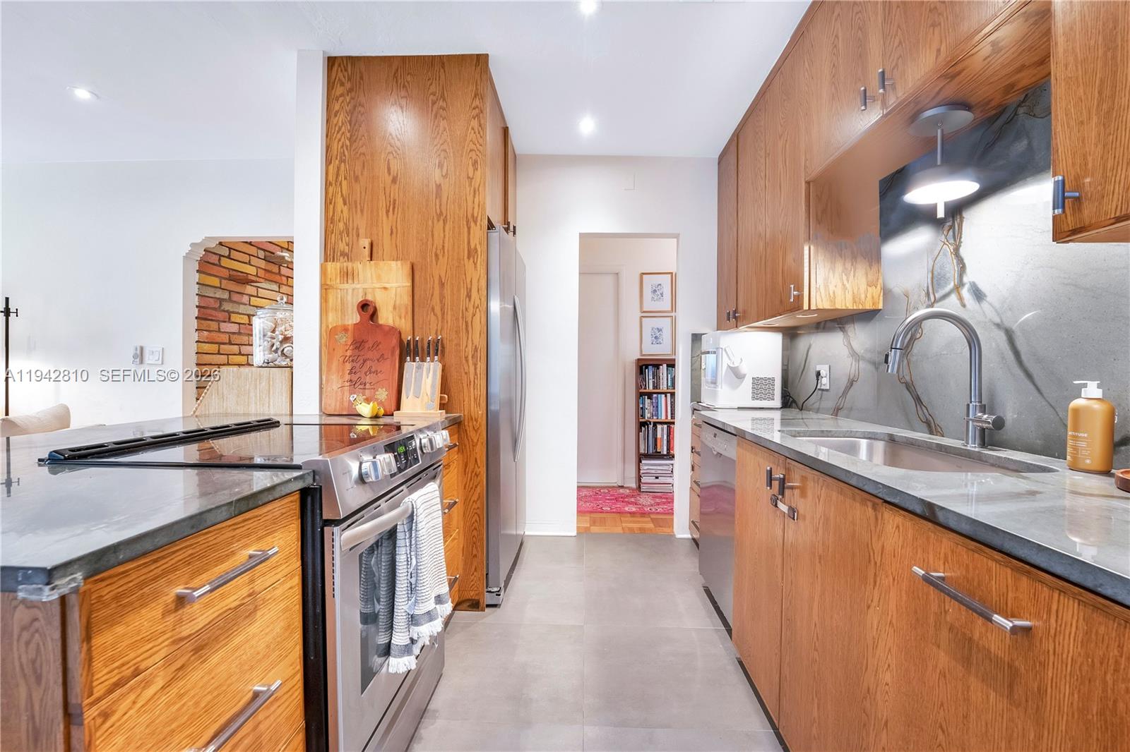 2496-2490 Abaco Ave Miami, FL 33133