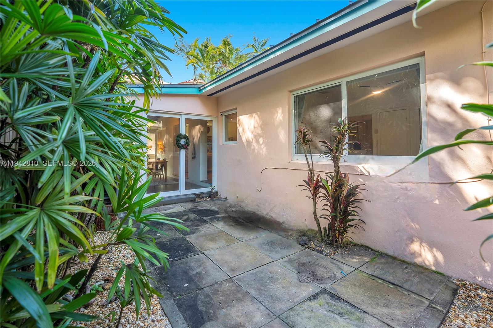 2496-2490 Abaco Ave Miami, FL 33133