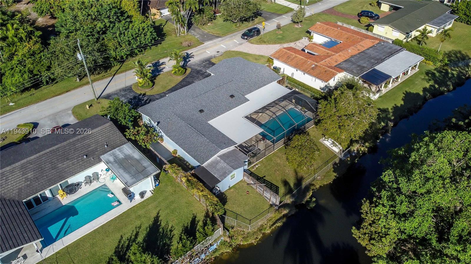 6221 SW 65th Ave South Miami, FL 33143