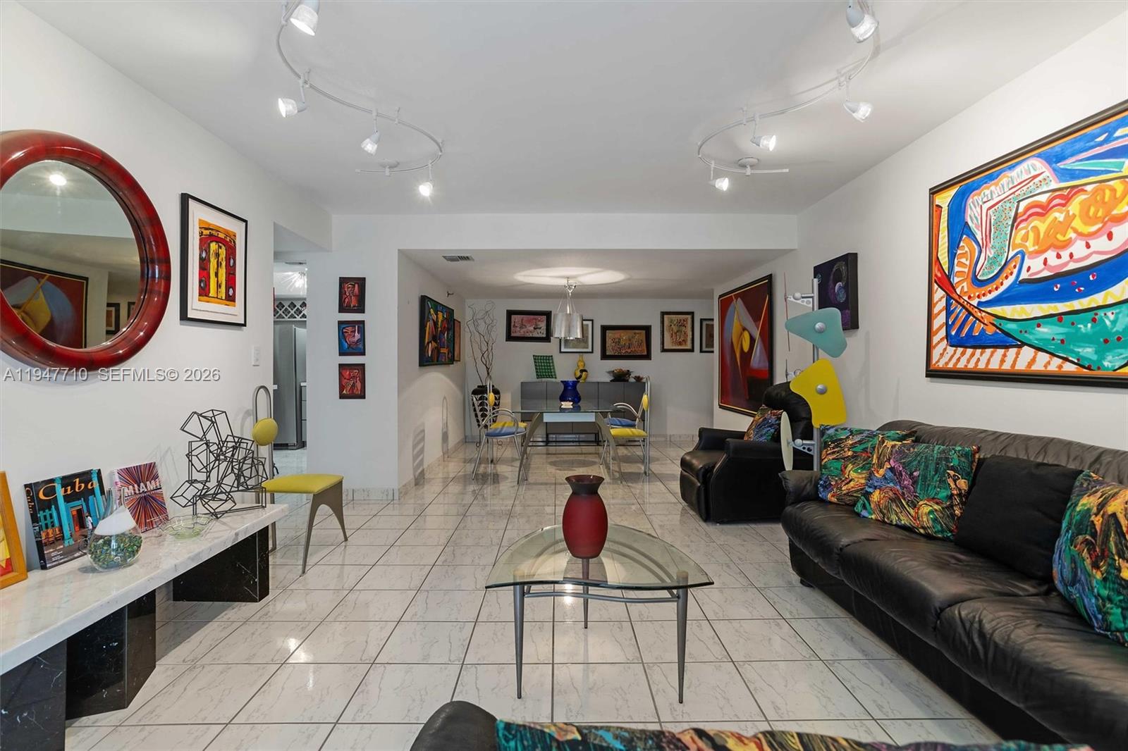 1623 Collins Ave #812 Miami Beach, FL 33139