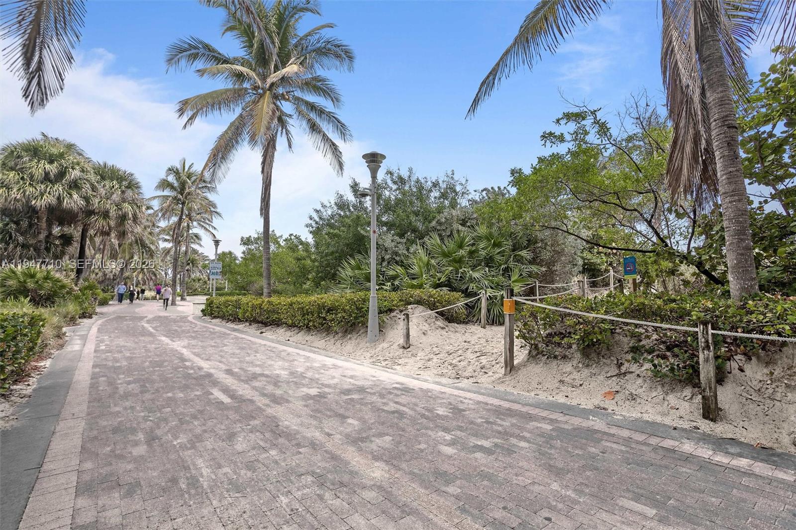 1623 Collins Ave #812 Miami Beach, FL 33139