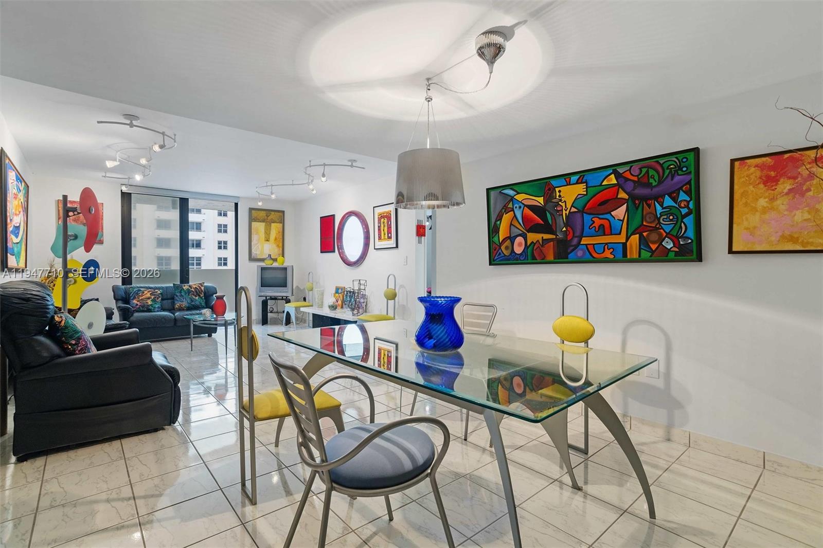 1623 Collins Ave #812 Miami Beach, FL 33139