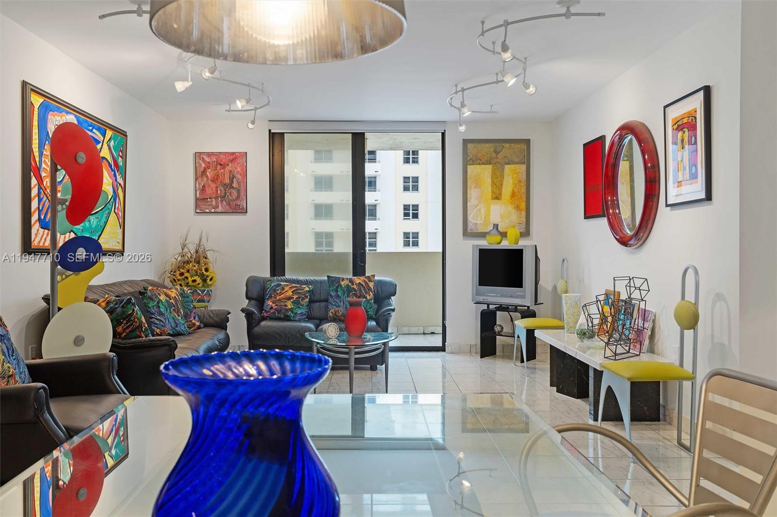 1623 Collins Ave #812 Miami Beach, FL 33139