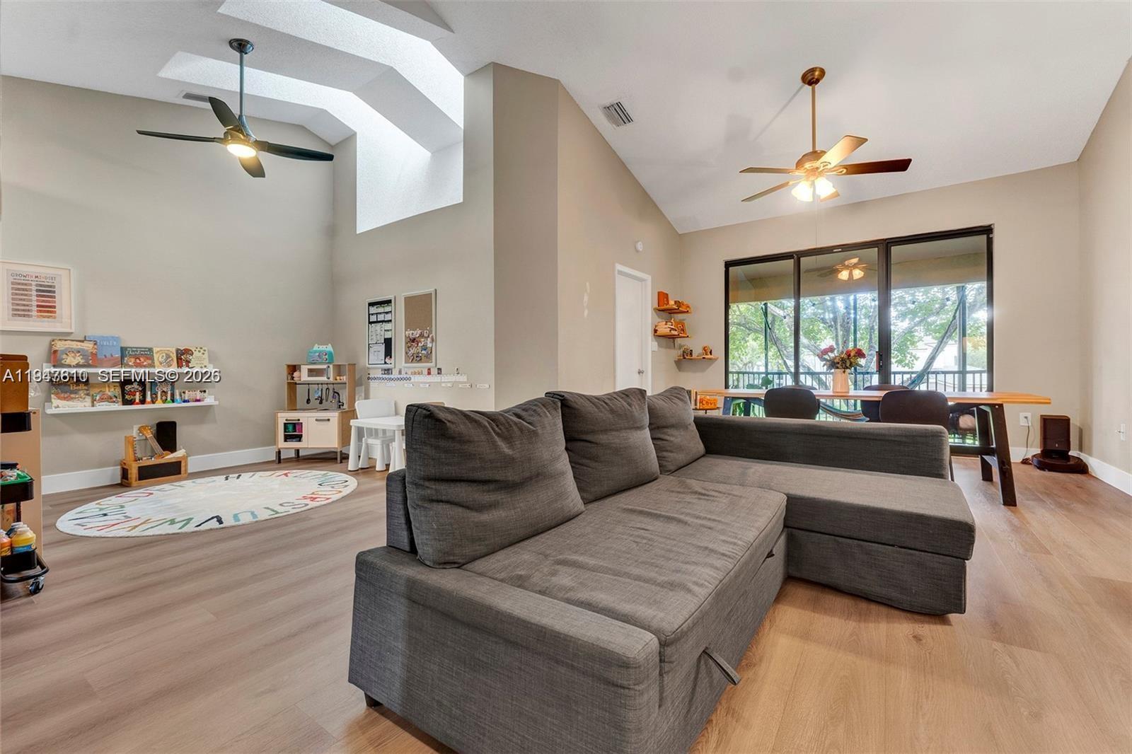 123 NW 98th Ter Plantation, FL 33324