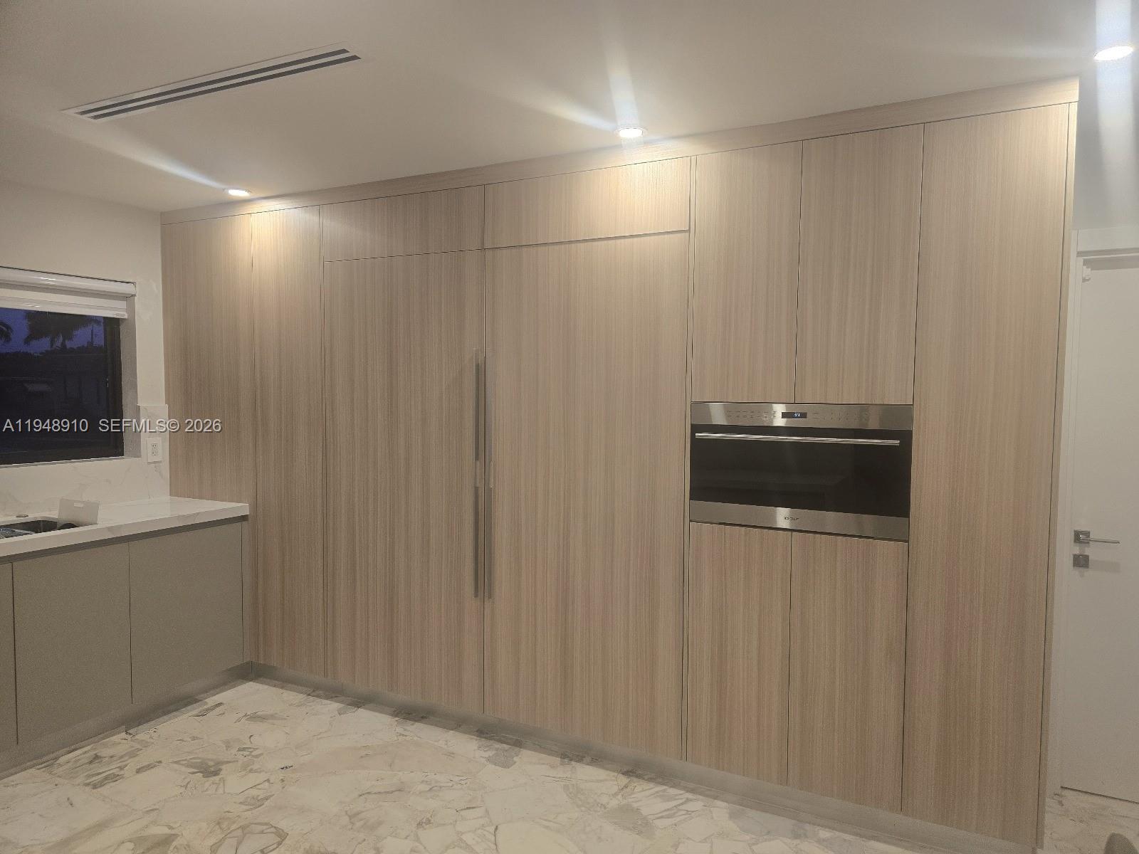 1201 Diplomat Pkwy Hollywood, FL 33019