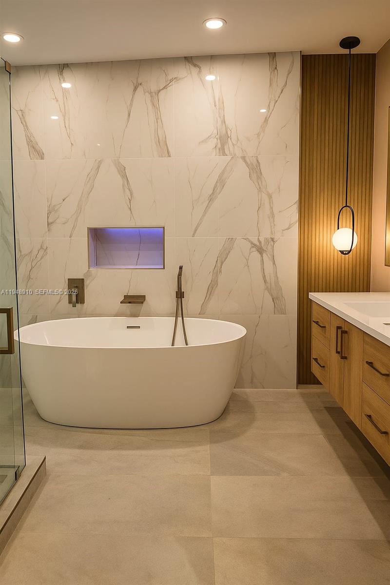 1201 Diplomat Pkwy Hollywood, FL 33019