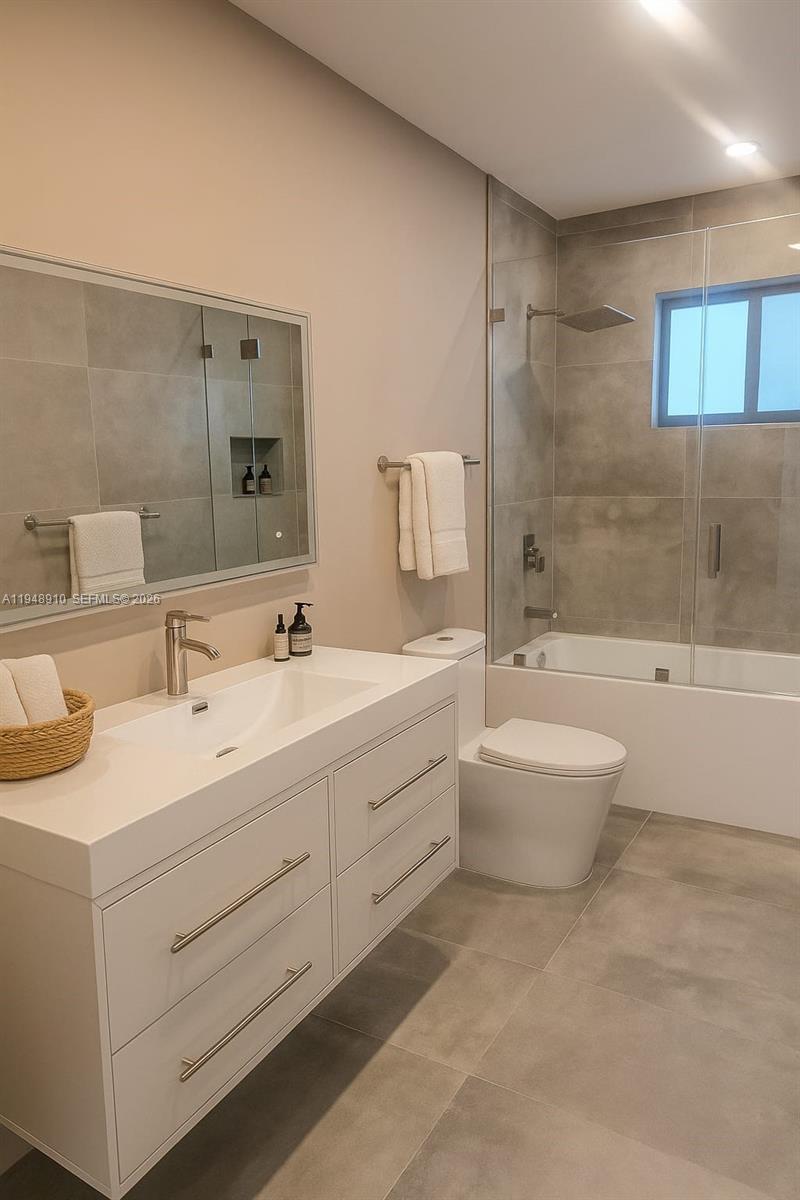 1201 Diplomat Pkwy Hollywood, FL 33019