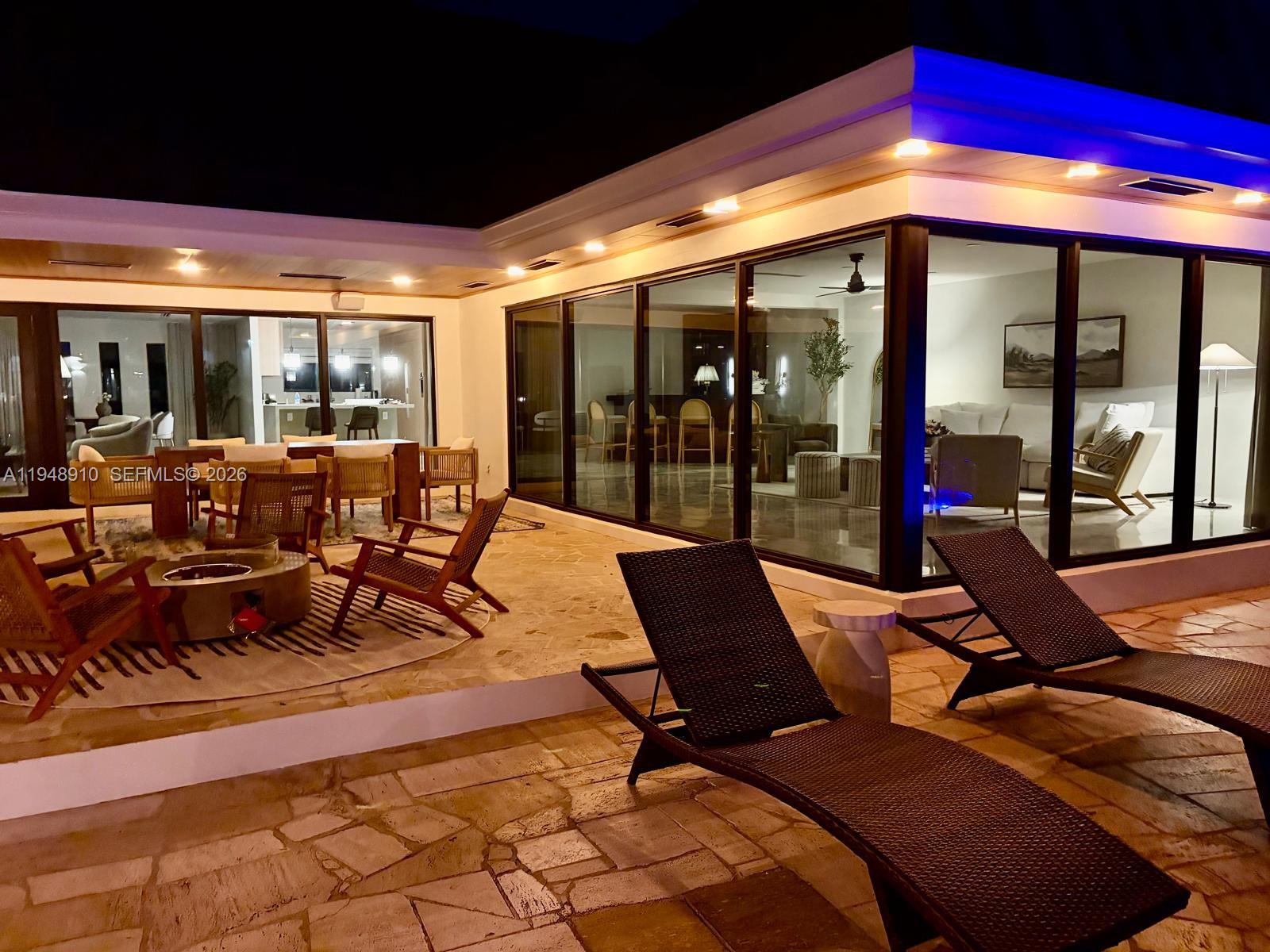 1201 Diplomat Pkwy Hollywood, FL 33019