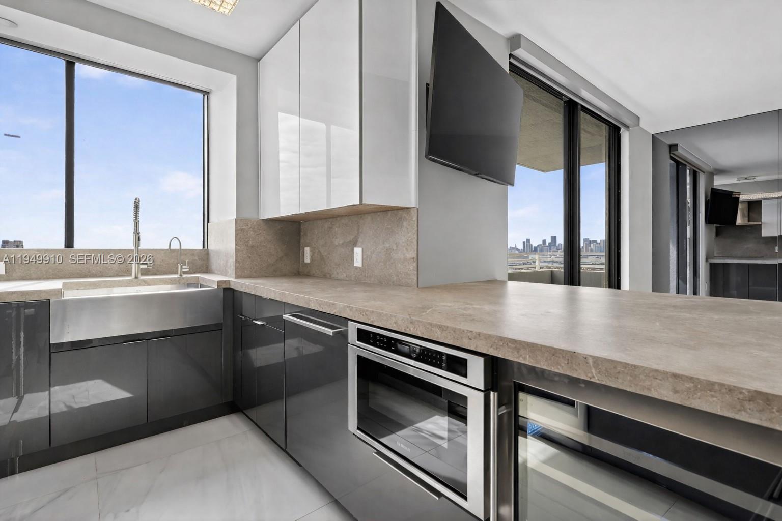 image The Waverly at South Beach9