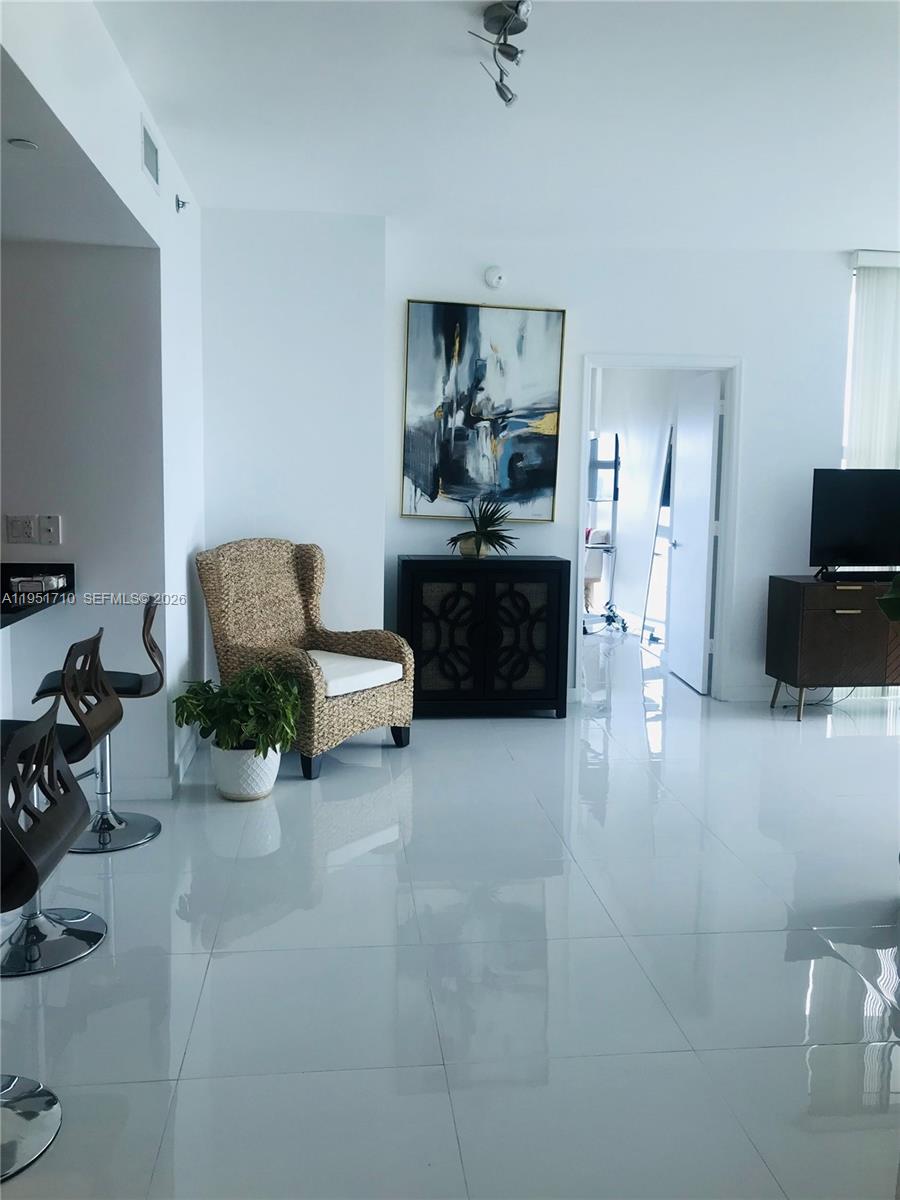 image The Plaza on Brickell West1