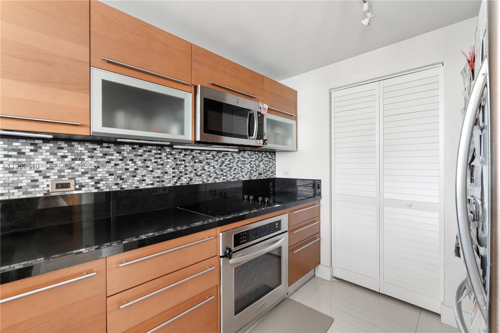 image Vizcayne North25