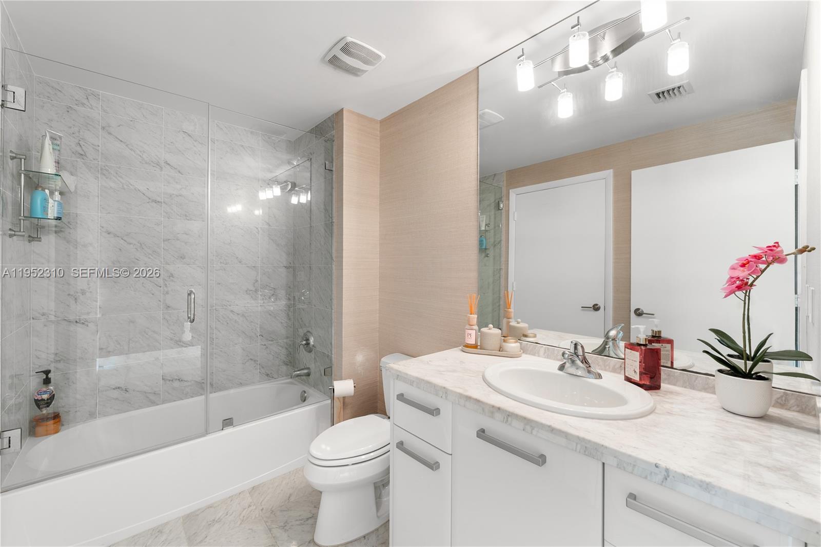 image Vizcayne North26