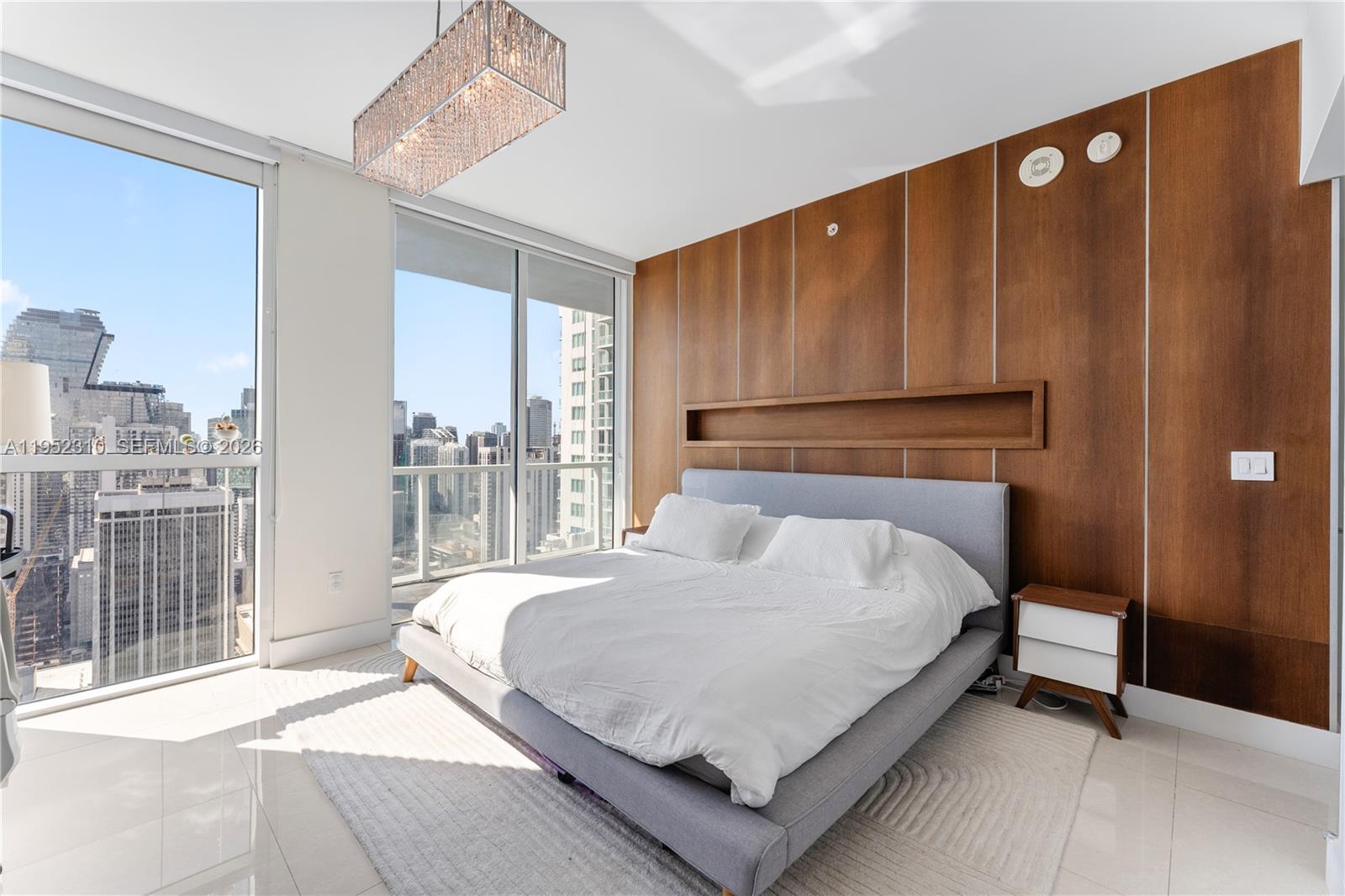 image Vizcayne North29