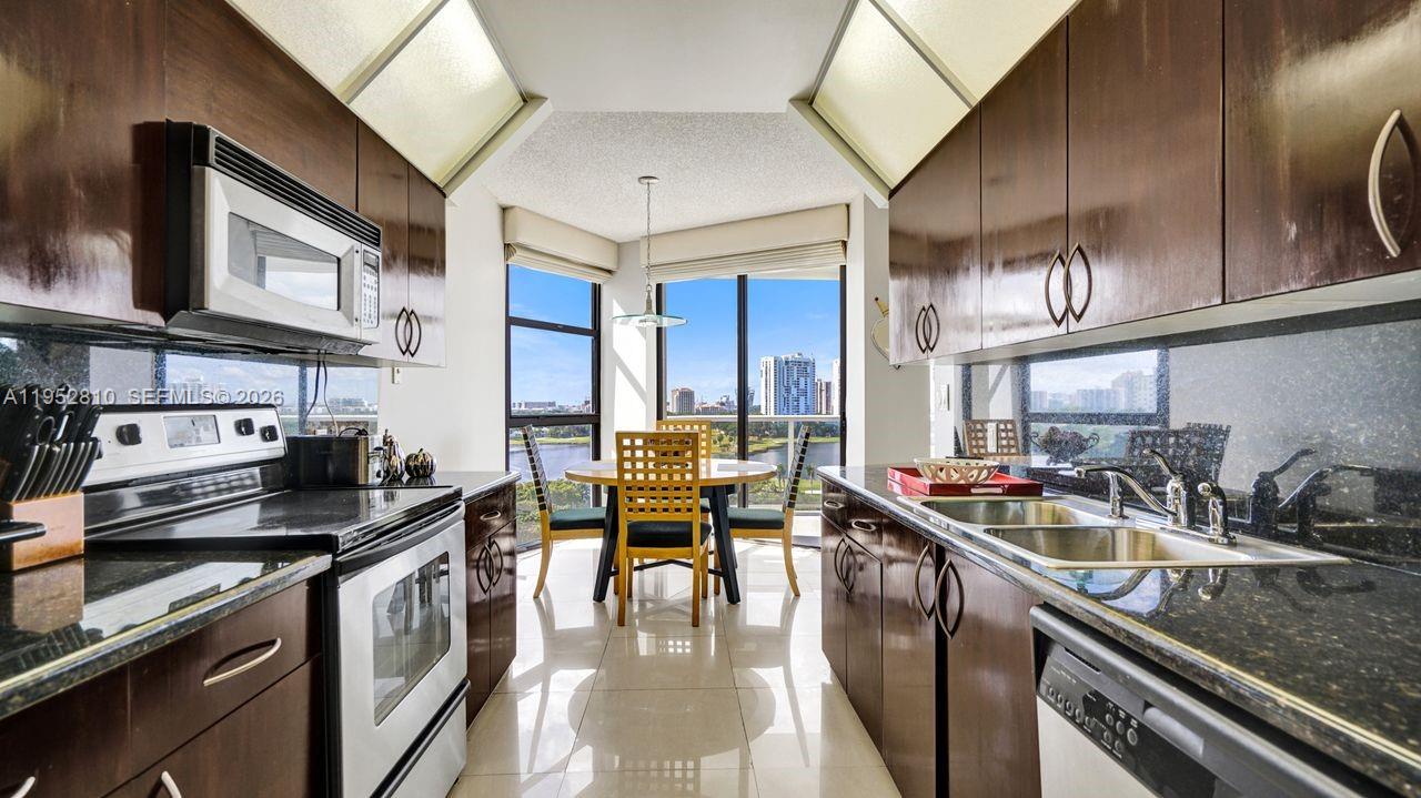 20281 E Country Clb Dr #809 Aventura, FL 33180