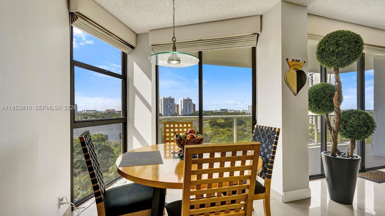 20281 E Country Clb Dr #809 Aventura, FL 33180