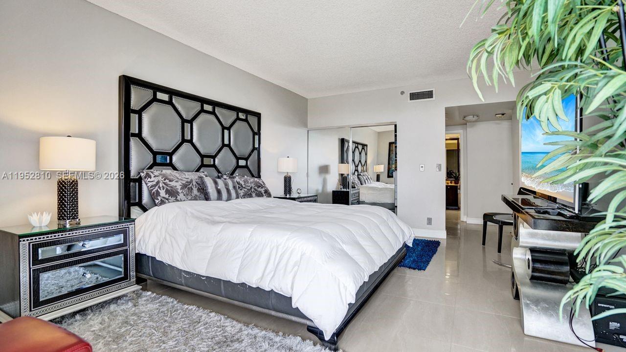 20281 E Country Clb Dr #809 Aventura, FL 33180