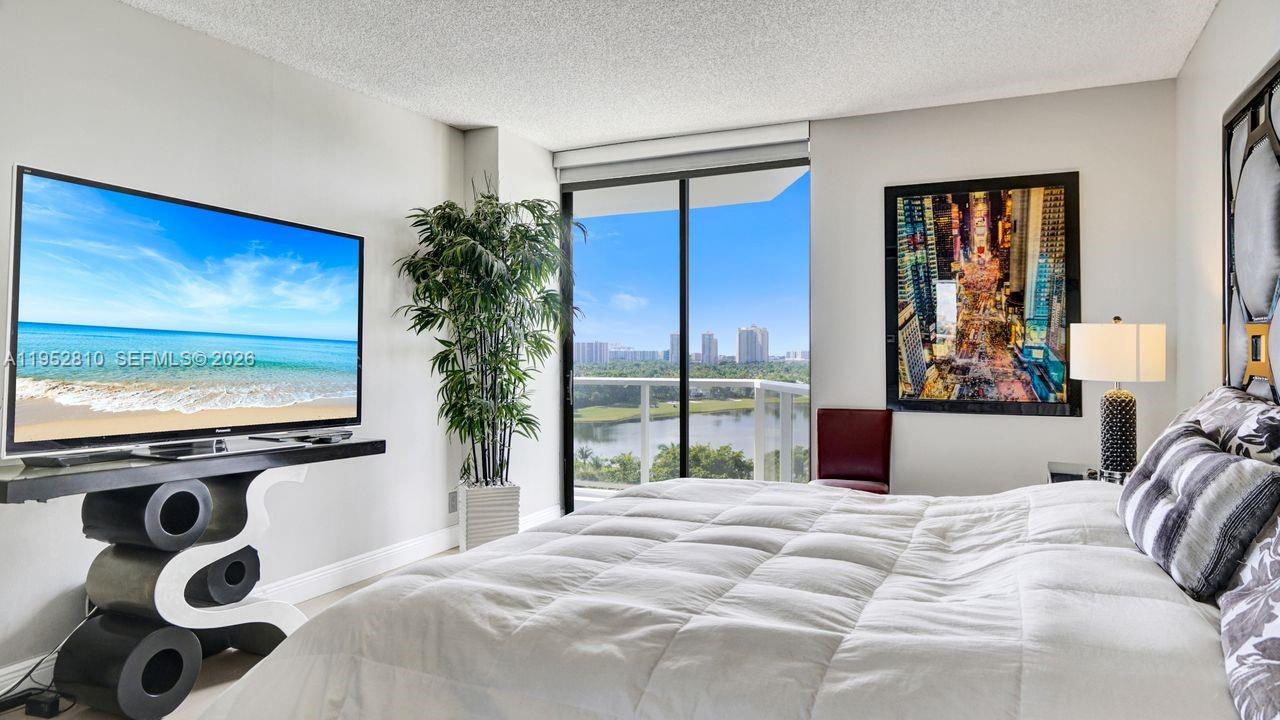 20281 E Country Clb Dr #809 Aventura, FL 33180