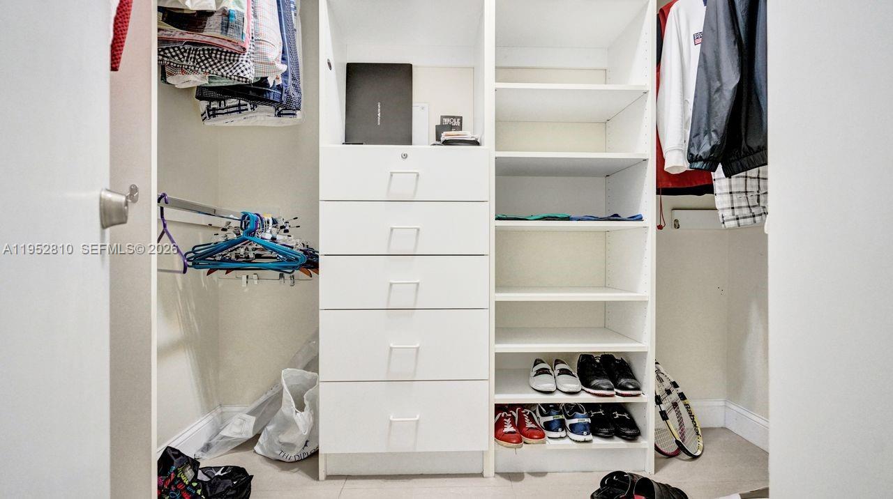 20281 E Country Clb Dr #809 Aventura, FL 33180